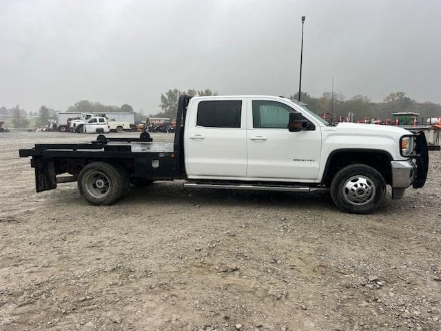 Image of GMC 3500HD equipment image 2