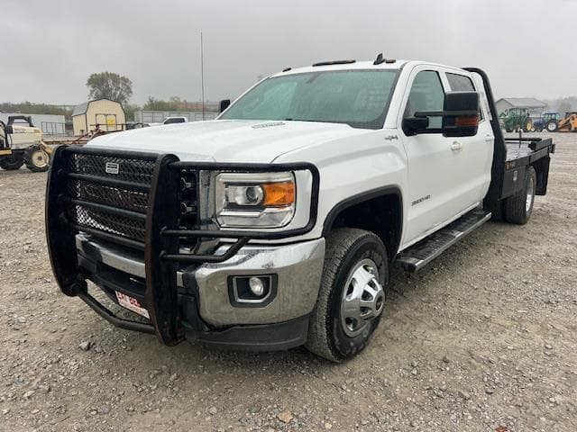 Image of GMC 3500HD equipment image 4