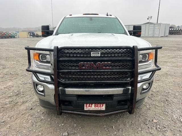 Image of GMC 3500HD equipment image 3