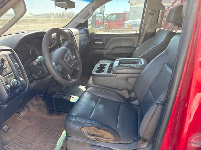 Image of GMC 3500HD equipment image 4