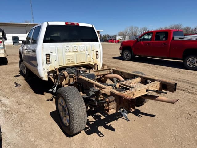 Image of GMC 3500HD equipment image 3