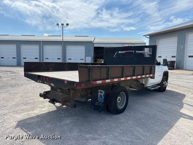 Image of GMC 3500HD equipment image 4