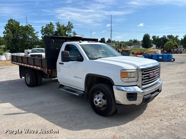 Image of GMC 3500HD equipment image 2