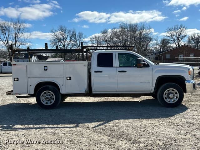 Image of GMC 3500HD equipment image 3