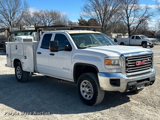 Image of GMC 3500HD equipment image 2