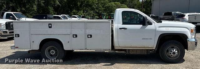 Image of GMC 3500HD equipment image 3