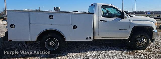 Image of GMC 3500HD equipment image 3