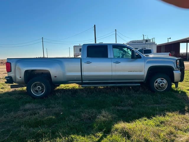 Image of GMC DENALI HD equipment image 2