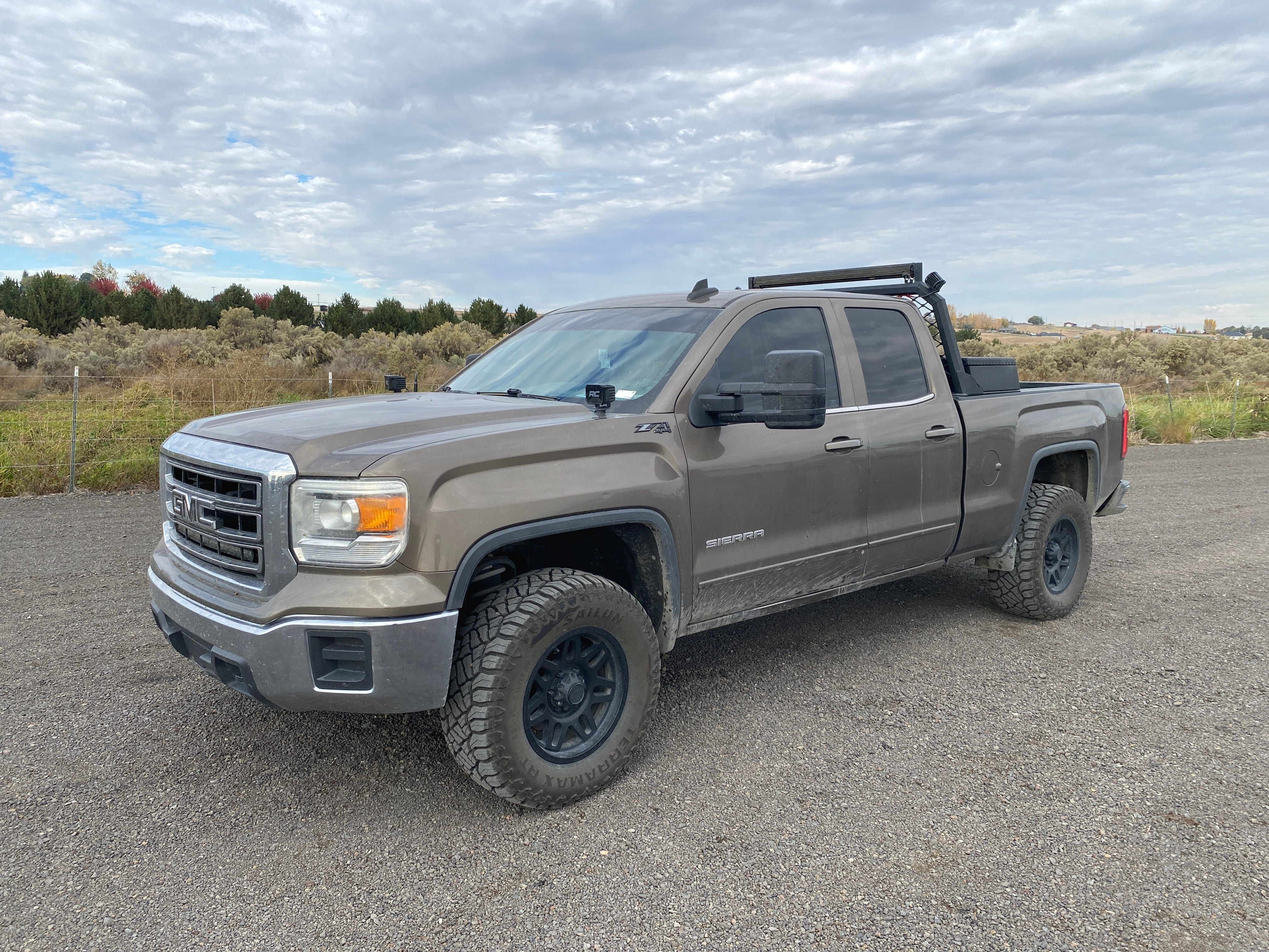 2015 GMC Sierra Equipment Image0