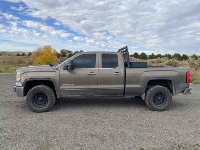 Image of GMC Sierra equipment image 1