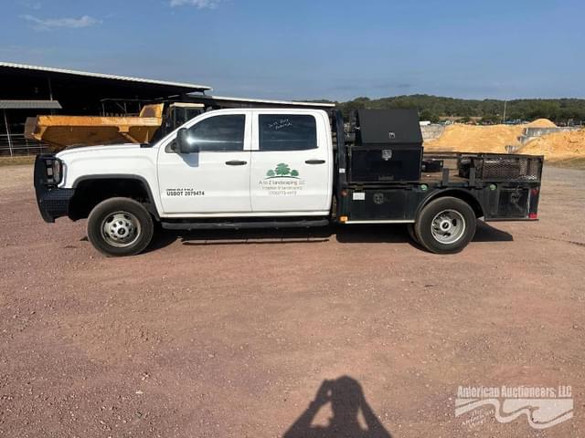 Image of GMC Sierra equipment image 1