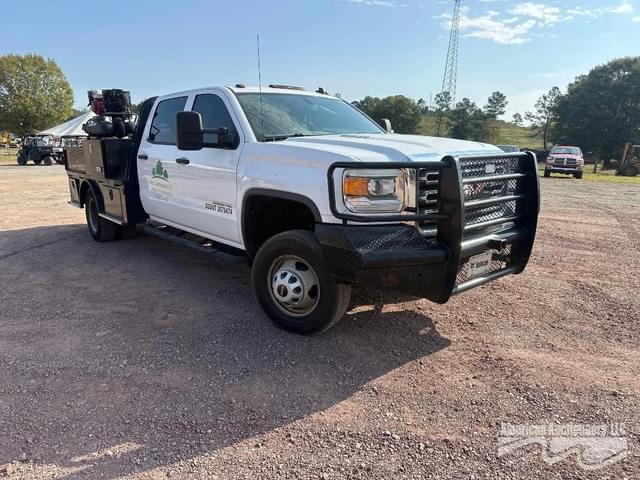 Image of GMC Sierra equipment image 3