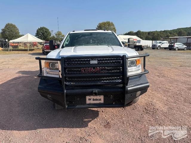 Image of GMC Sierra equipment image 2