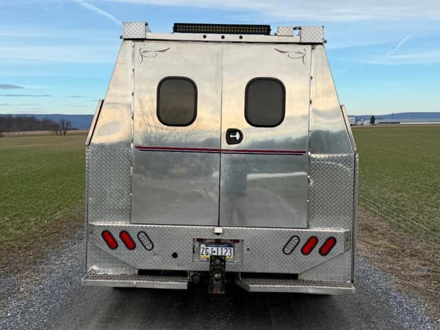 Image of GMC Sierra equipment image 2