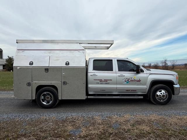 Image of GMC Sierra equipment image 3