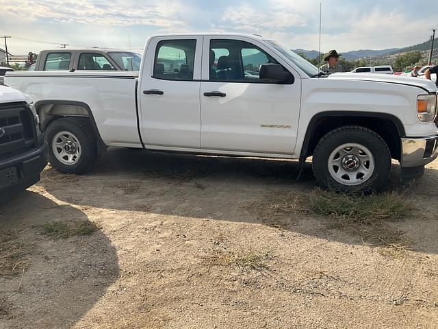 Image of GMC Sierra equipment image 3