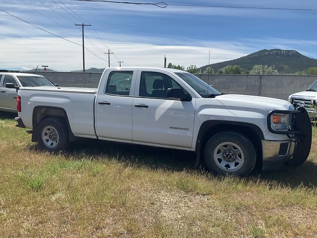 Image of GMC Sierra equipment image 3