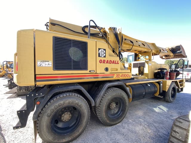 Image of Gradall XL4100 equipment image 2