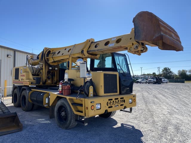 Image of Gradall XL4100 equipment image 3