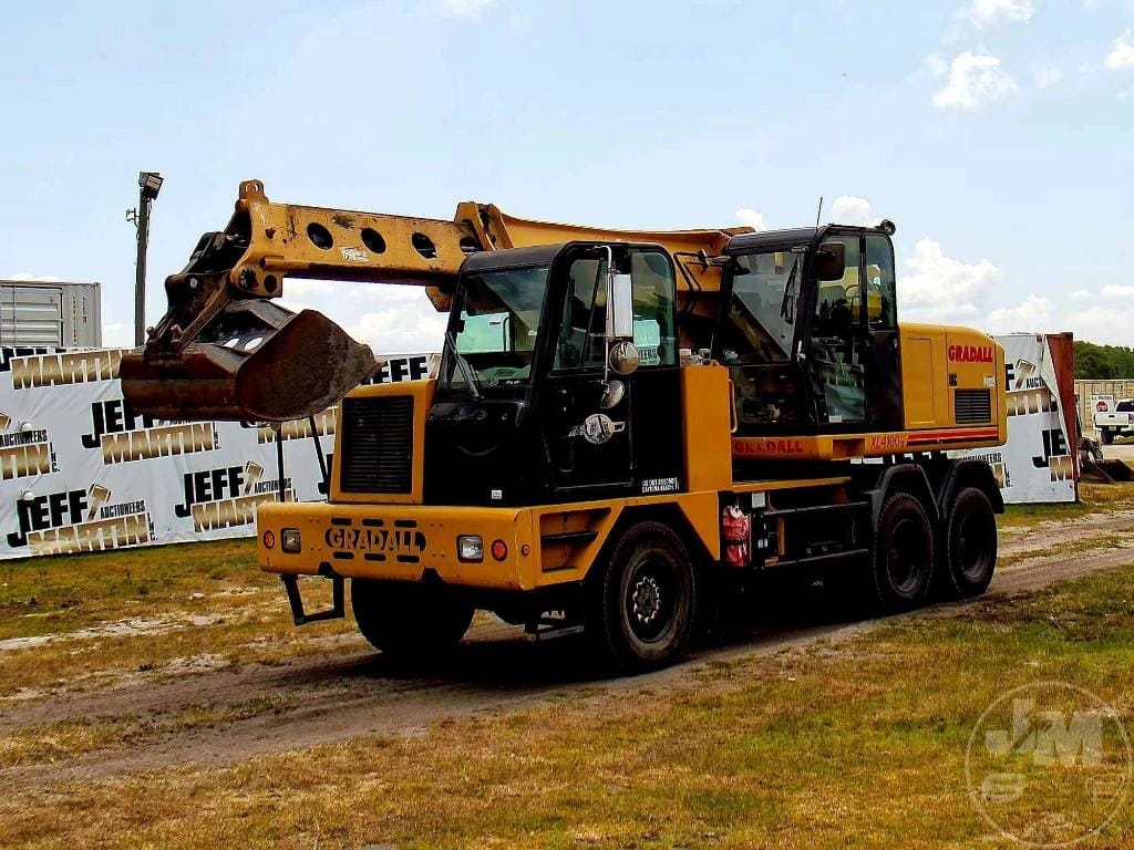 2015 Gradall XL4100 Equipment Image0