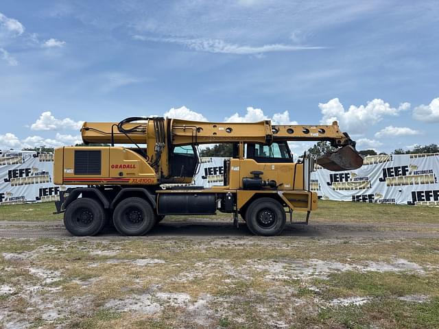 Image of Gradall XL4100 equipment image 3
