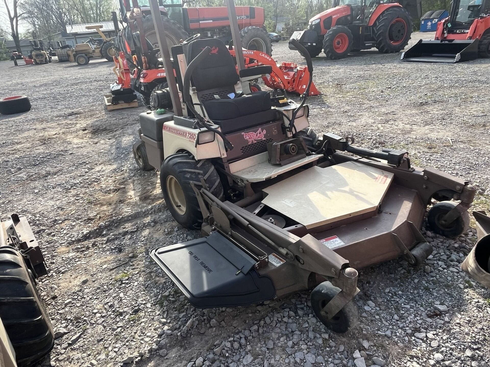 2015 Grasshopper 725D Equipment Image0