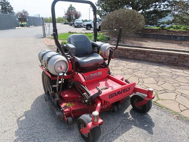 Image of Gravely Pro-Turn 460 equipment image 1