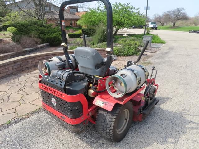 Image of Gravely Pro-Turn 460 equipment image 2