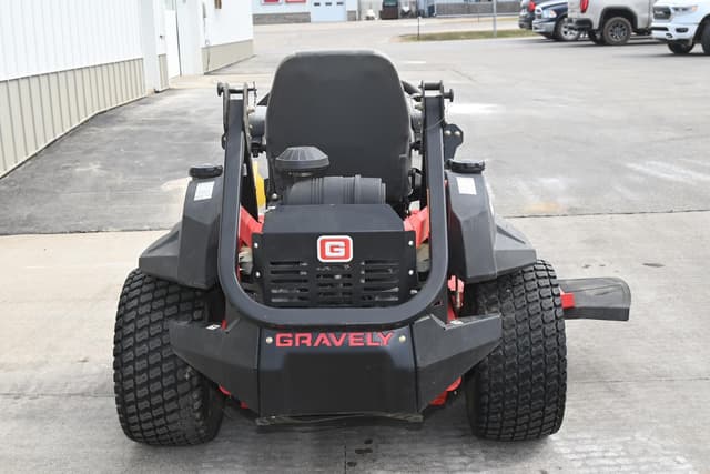 Image of Gravely Pro-Turn 460 equipment image 3