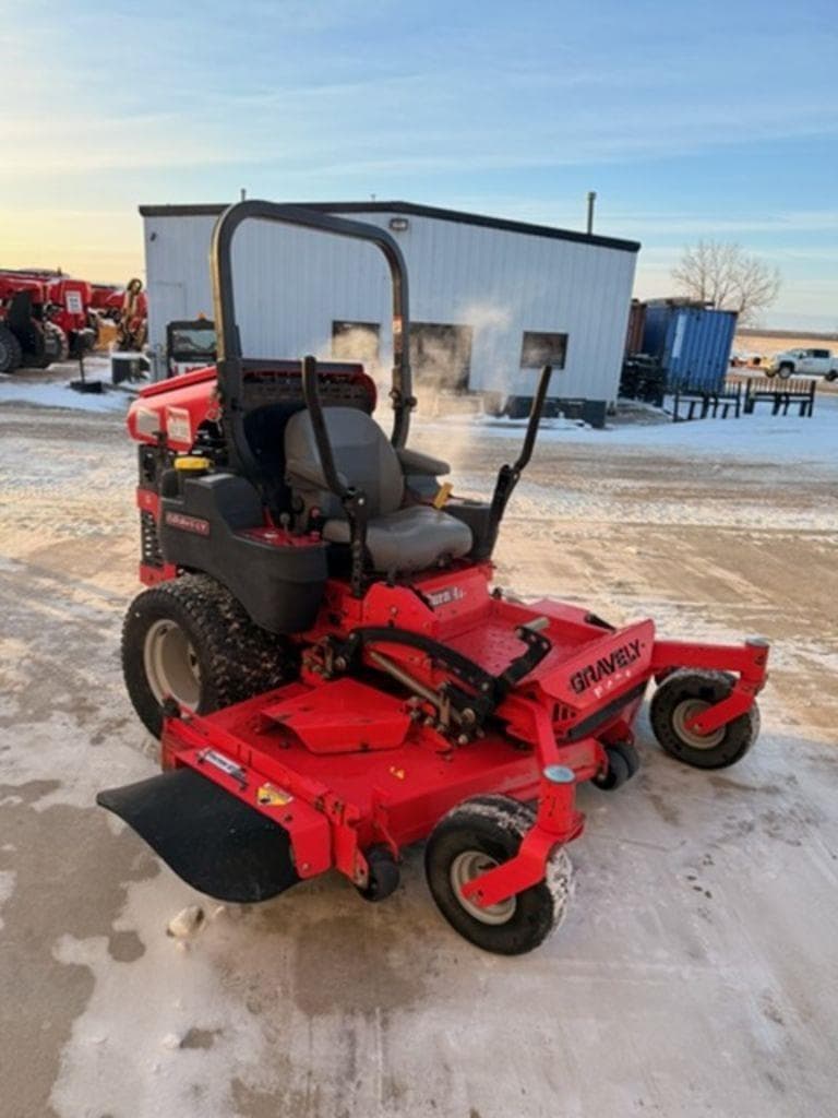 Image of Gravely Pro-Turn 472 Primary image