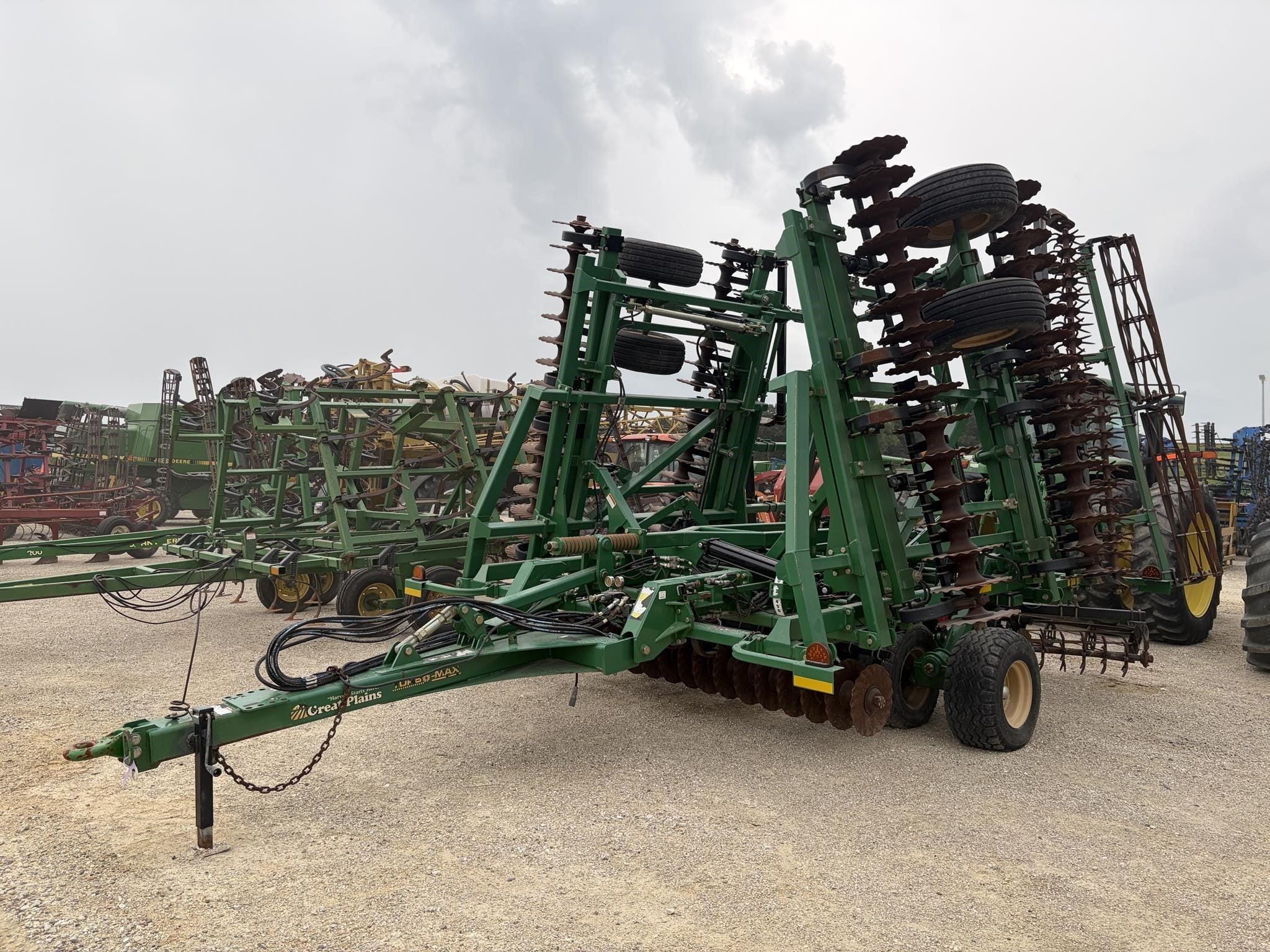 2015 Great Plains 3000TM Equipment Image0