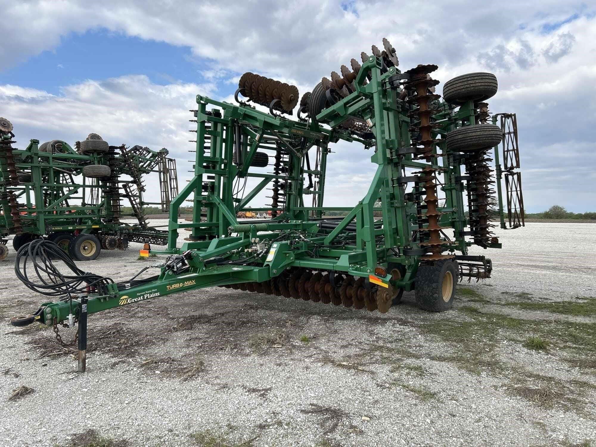 2015 Great Plains 4000TM Equipment Image0