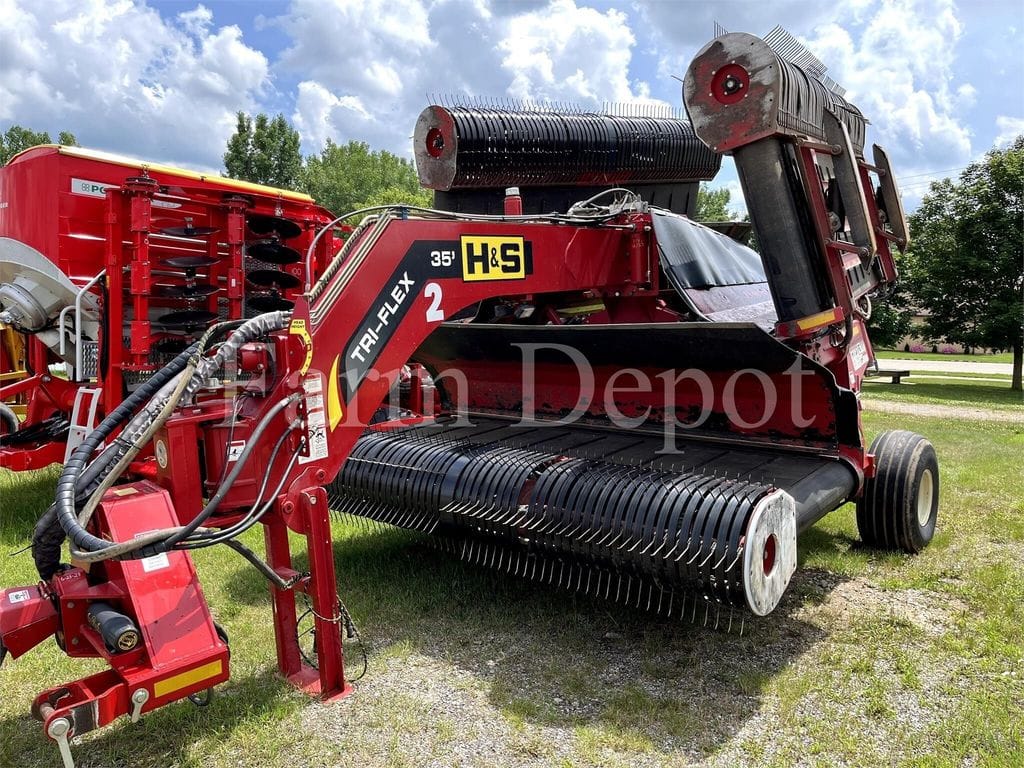 2015 H&S TFM2135 Equipment Image0