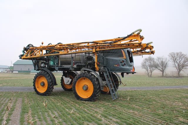 Image of Hagie STS12 equipment image 2