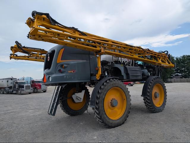 Image of Hagie STS12 equipment image 4