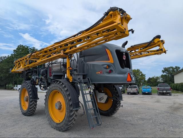 Image of Hagie STS12 equipment image 2