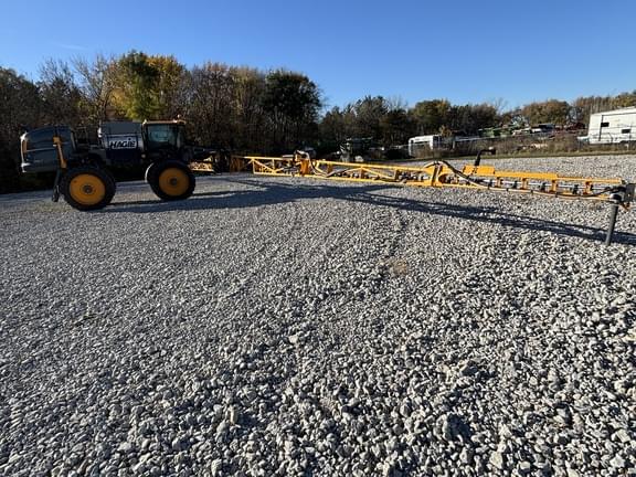 Image of Hagie STS12 equipment image 4
