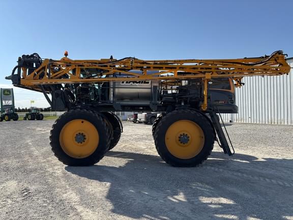 Image of Hagie STS12 equipment image 2