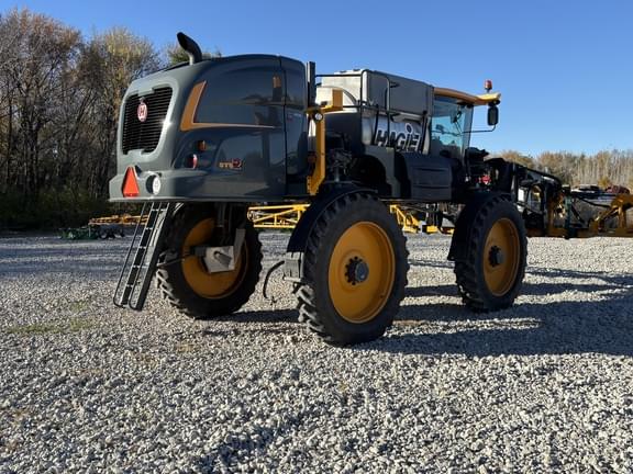 Image of Hagie STS12 equipment image 2