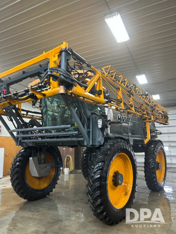 Image of Hagie STS12 equipment image 2