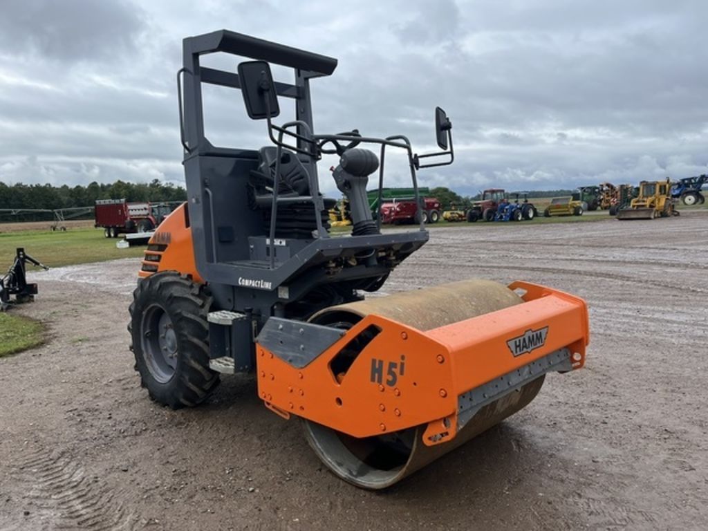 2015 Hamm H5I Equipment Image0