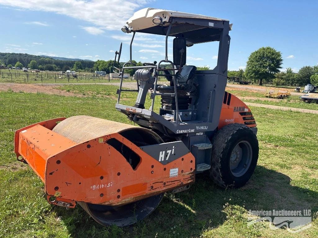 2015 Hamm H7i Equipment Image0