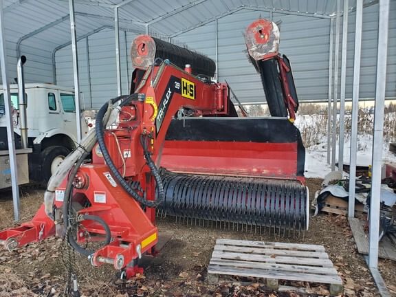 2015 H&S TFM2135 Image