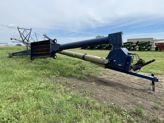 Image of Harvest International H1392 equipment image 1