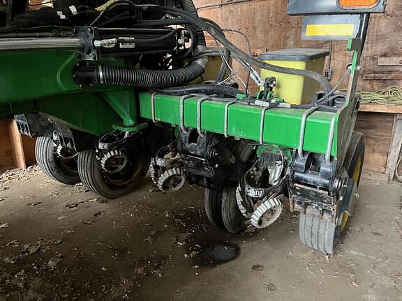 Image of Harvest International 16R30 equipment image 3