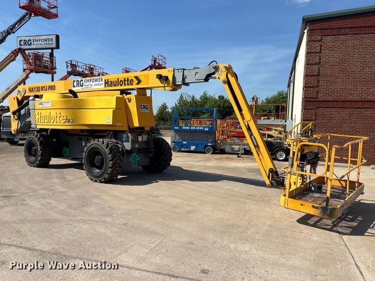 2015 Haulotte HA130JRT Equipment Image0