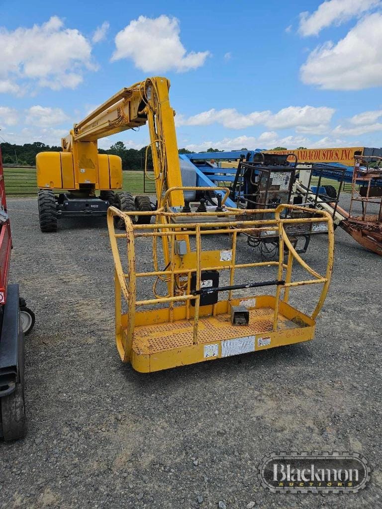 2015 Haulotte HA80 Equipment Image0