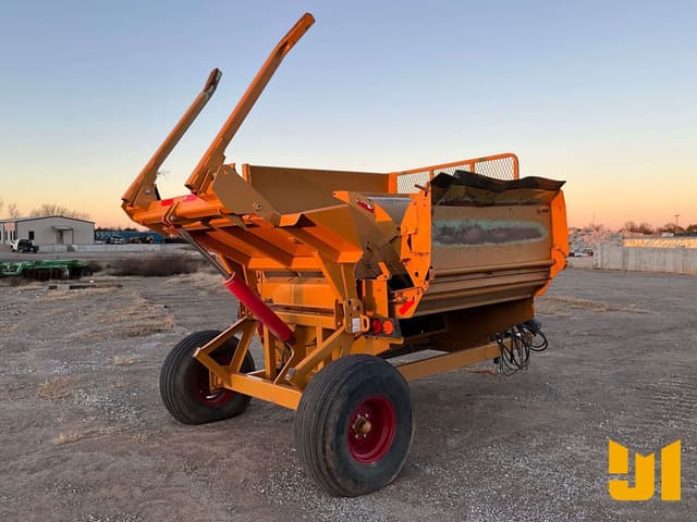 Image of Haybuster 2650 equipment image 4