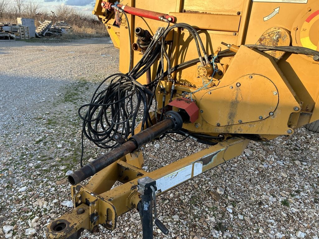 2015 Haybuster 2655 Equipment Image0