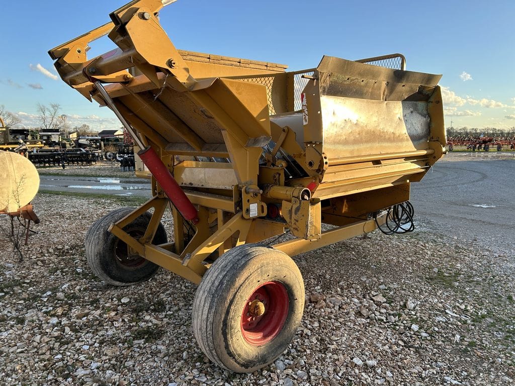 2015 Haybuster 2655 Equipment Image0